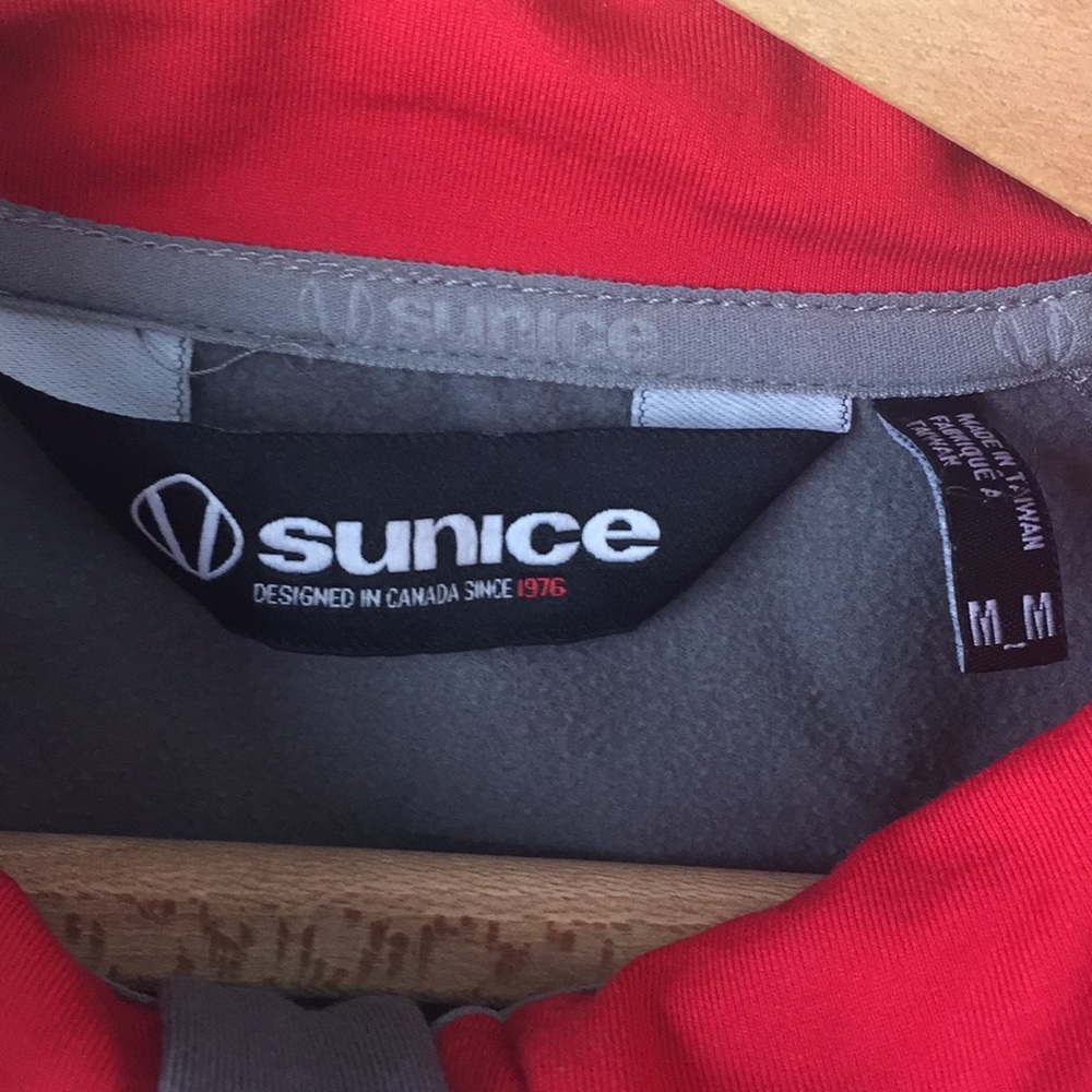 Sunice Lightweight Jacket - image 4